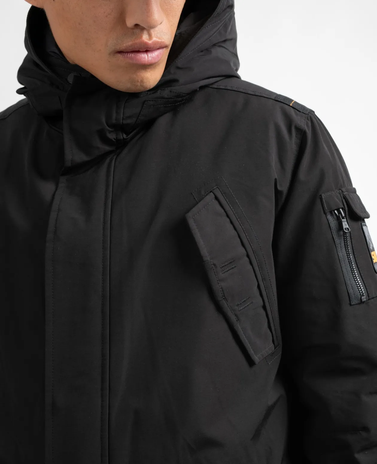 Shop Sun Valley Ehnes Noir