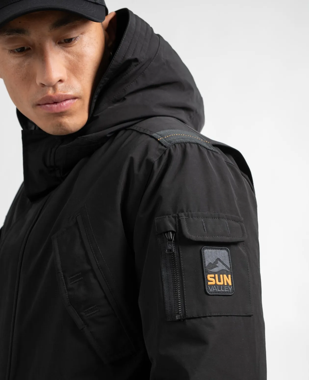 Shop Sun Valley Ehnes Noir